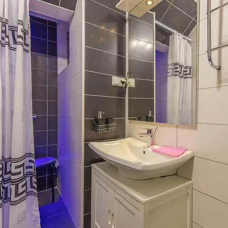 Apartment Lapis *
