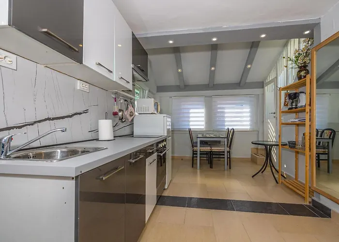 Lapis ヤドラニヴォ