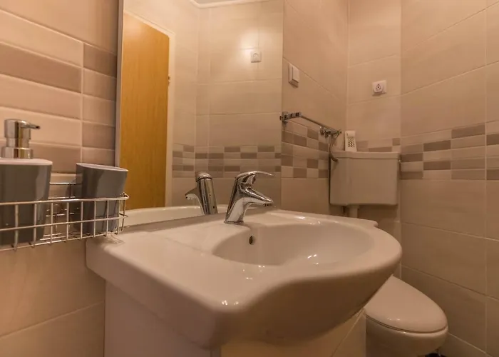 アパート Lapis ヤドラニヴォ