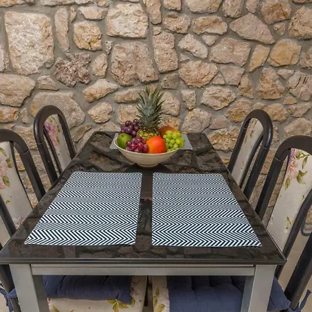 Lapis Apartman Jadranovo